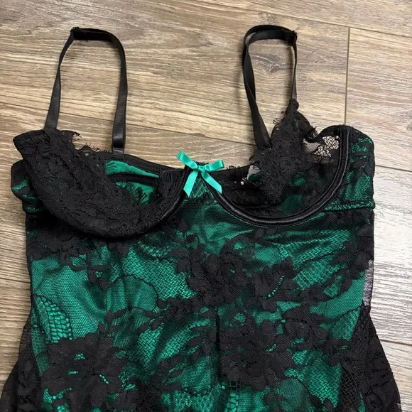 Y2K Vintage Dreamgirl Lace Corset Slip with Garters (Black/Green) Size Medium